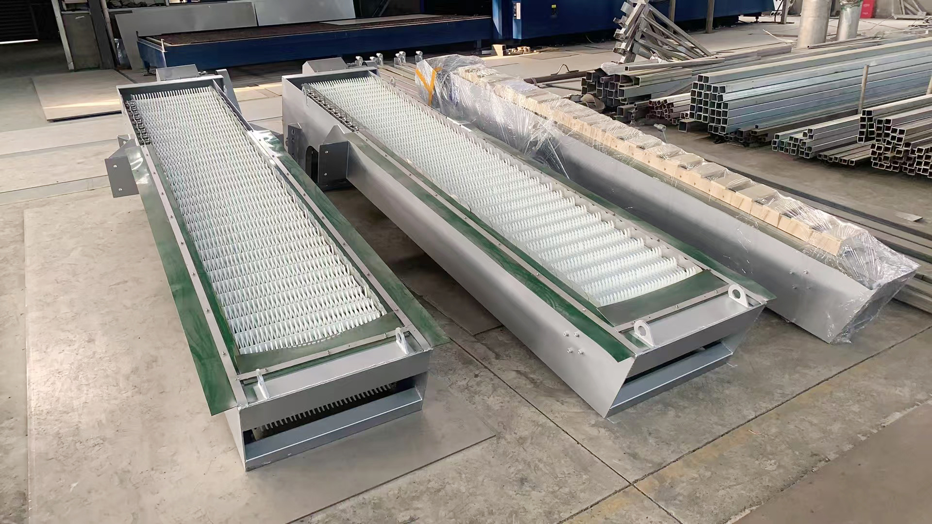 回轉(zhuǎn)耙式格柵除污機是保障整個水處理系統(tǒng)順暢運行的基石。